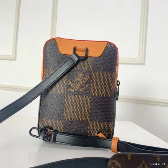 First bag SLING LOUIS BAG AMAZONE NIGO VUITTON 0809